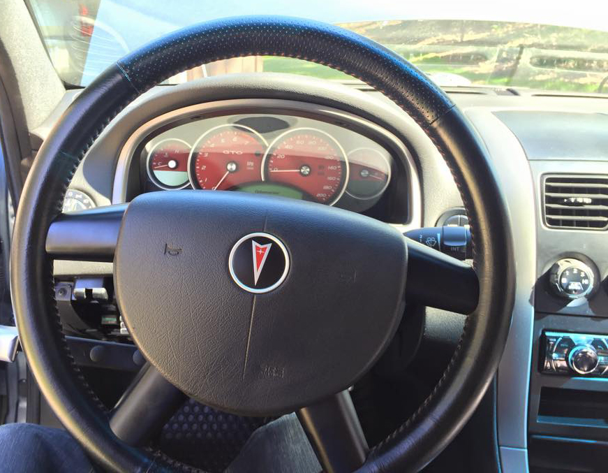 2004-2006 Pontiac GTO Max Performance Steering Wheel Trim Kit - Carbon Fiber